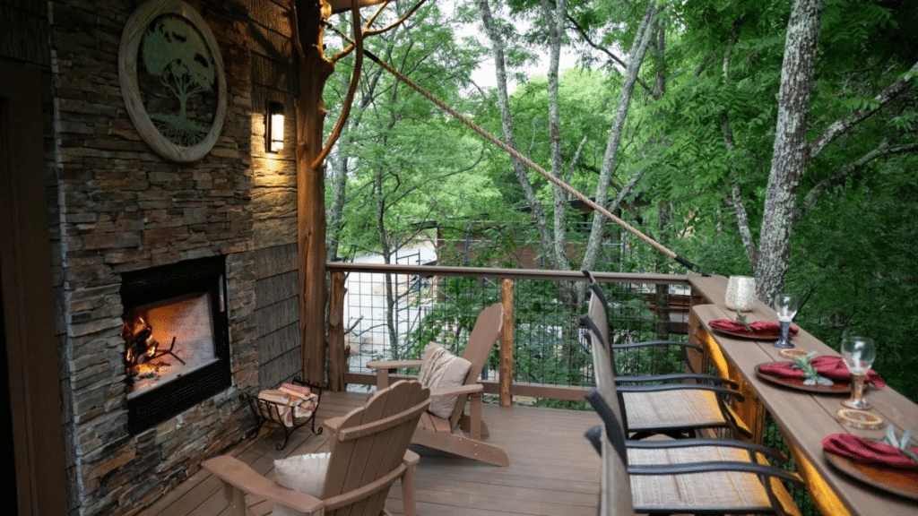 Tennessee Treetop Hideaway as a travel experience
