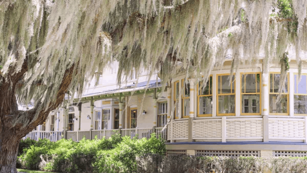 Georgia S Gilded Retreat (3).
